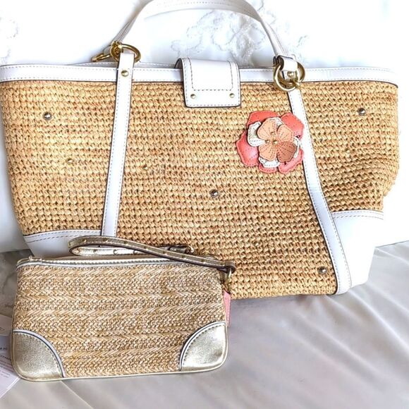 Coach Hamptons Straw Floral Applique Weekender Tote Coral/White & Wristlet NWT - Picture 5 of 17